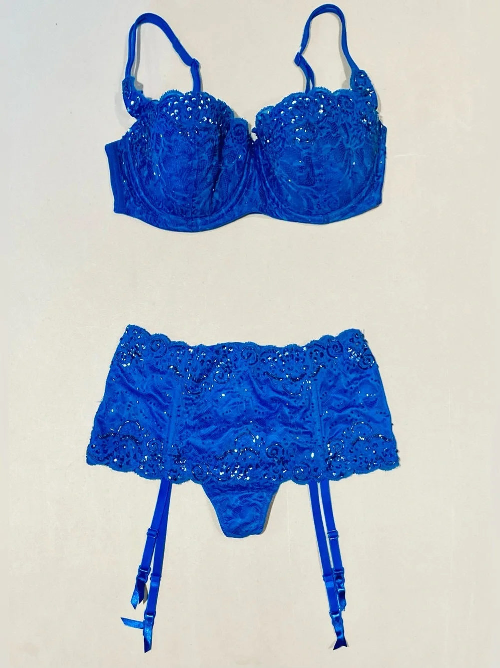 Victoria's Secret Very Sexy Lace Embellished Blue Lingerie Set, size 36D / L